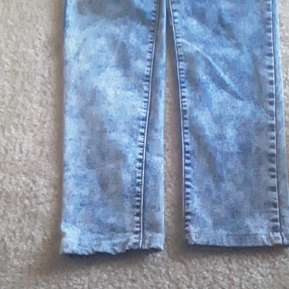 Jeans - Picture 2 of 4